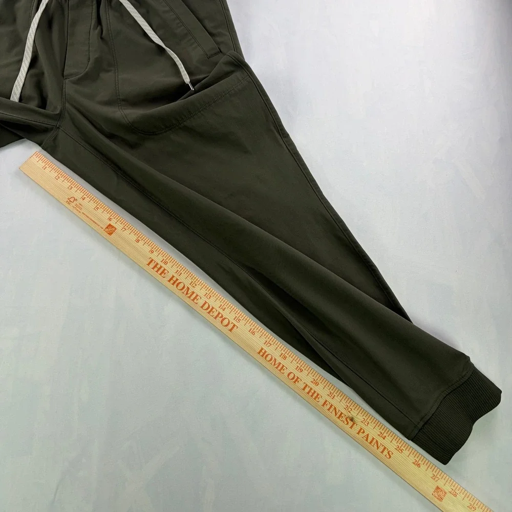 Vuori Meta Jogger Mens Large Army Green Performance Athletic Pants Slim Fit